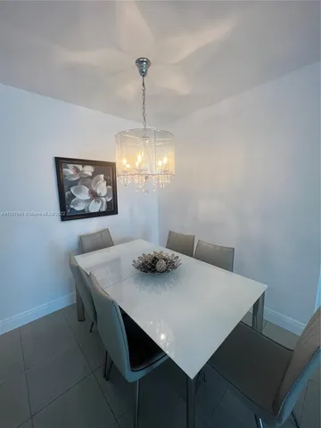 $5,000 | 5151 Collins Avenue, Unit 725, Miami Beach, FL 33140