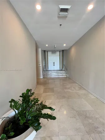 $5,000 | 5151 Collins Avenue, Unit 725, Miami Beach, FL 33140