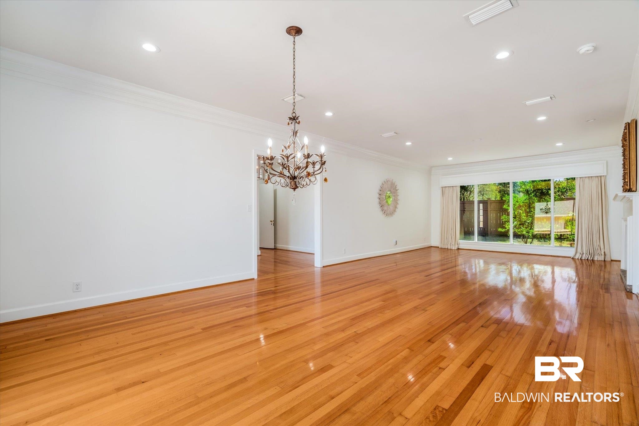 244 Suzanne Circle Mobile, AL 36608 - Photo 3 of 32