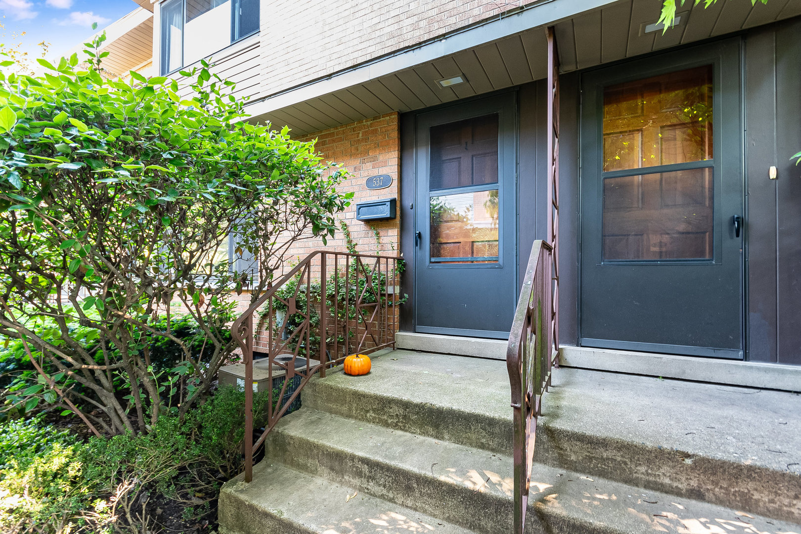 537 Ridge Road, Unit 537 Wilmette, IL 60091 - Photo 3 of 17