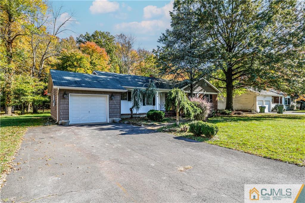 860 Grove Avenue Edison, NJ 08820 - Photo 21 of 22 a view of a house with backyard and garden