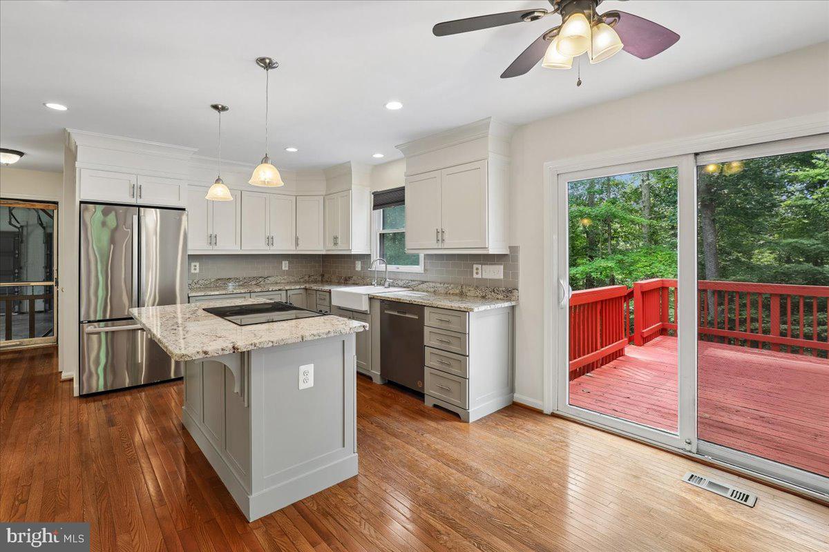 8253 Honeysuckle Road Manassas, VA 20112 - Photo 29 of 112 Modern kitchen with serene views.
