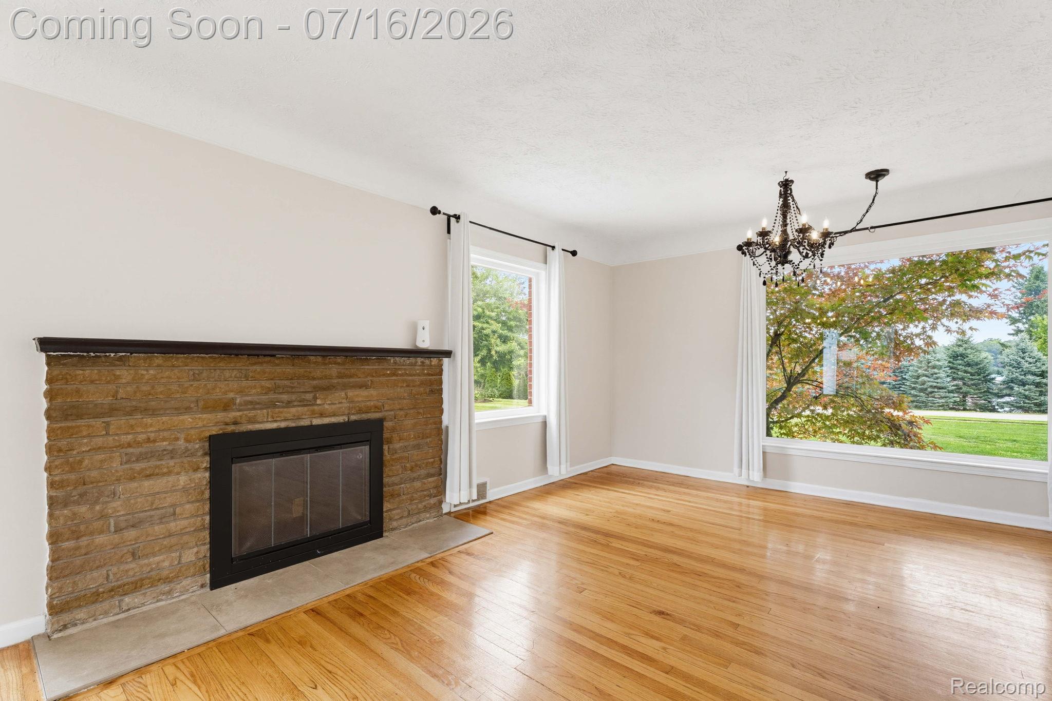 2118 Middlebelt Road West Bloomfield, MI 48324 - Photo 9 of 54 11-web-or-mls-Edited-11.jpg
