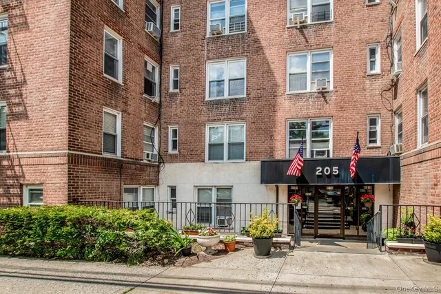 $169,000 | 205 East 238th Street, Unit 4C | Woodlawn Heights