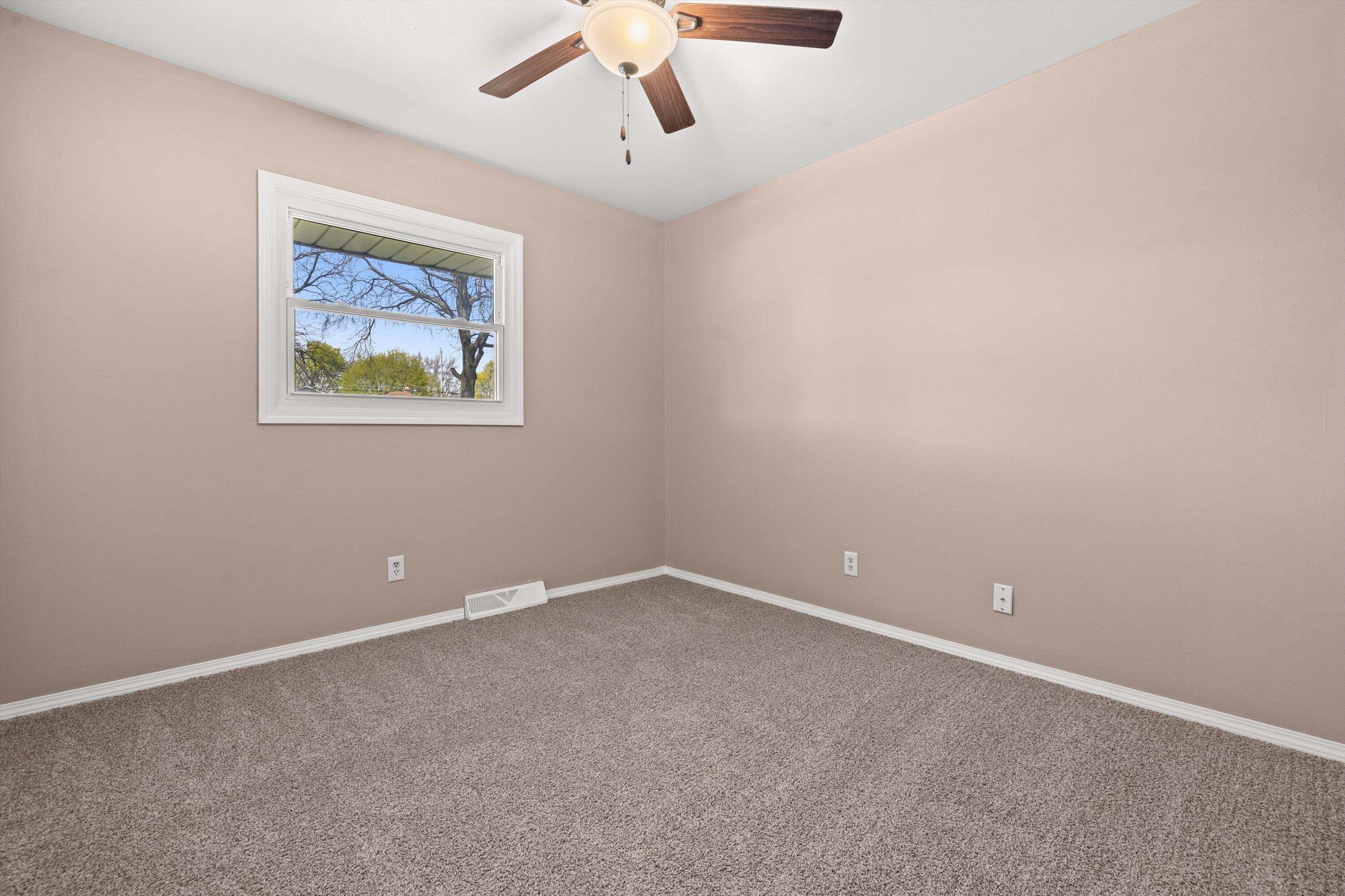 3317 Kennsington Square Road Sturtevant, WI 53177 - Photo 16 of 27 bedroom