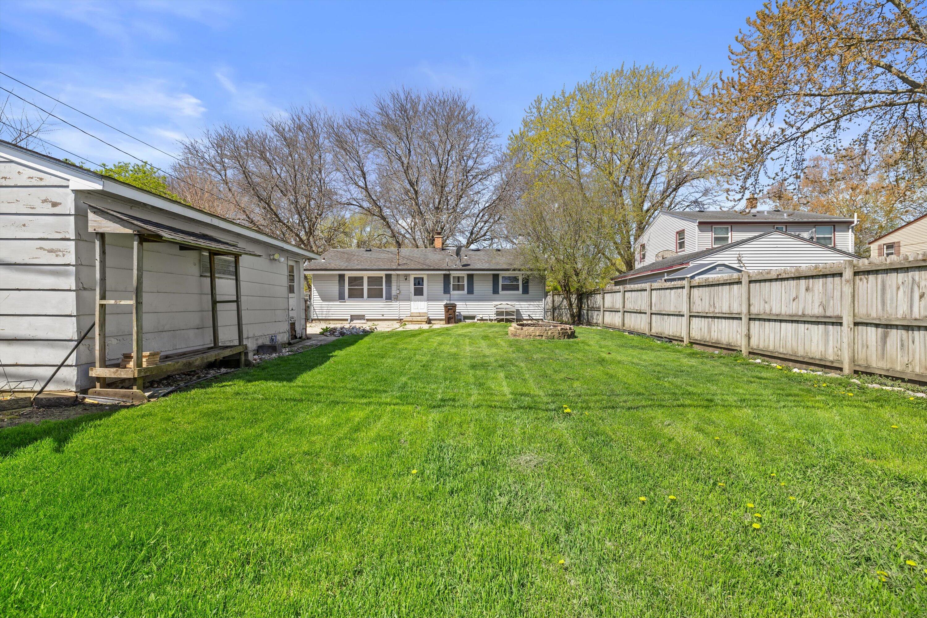 3317 Kennsington Square Road Sturtevant, WI 53177 - Photo 23 of 27 yard