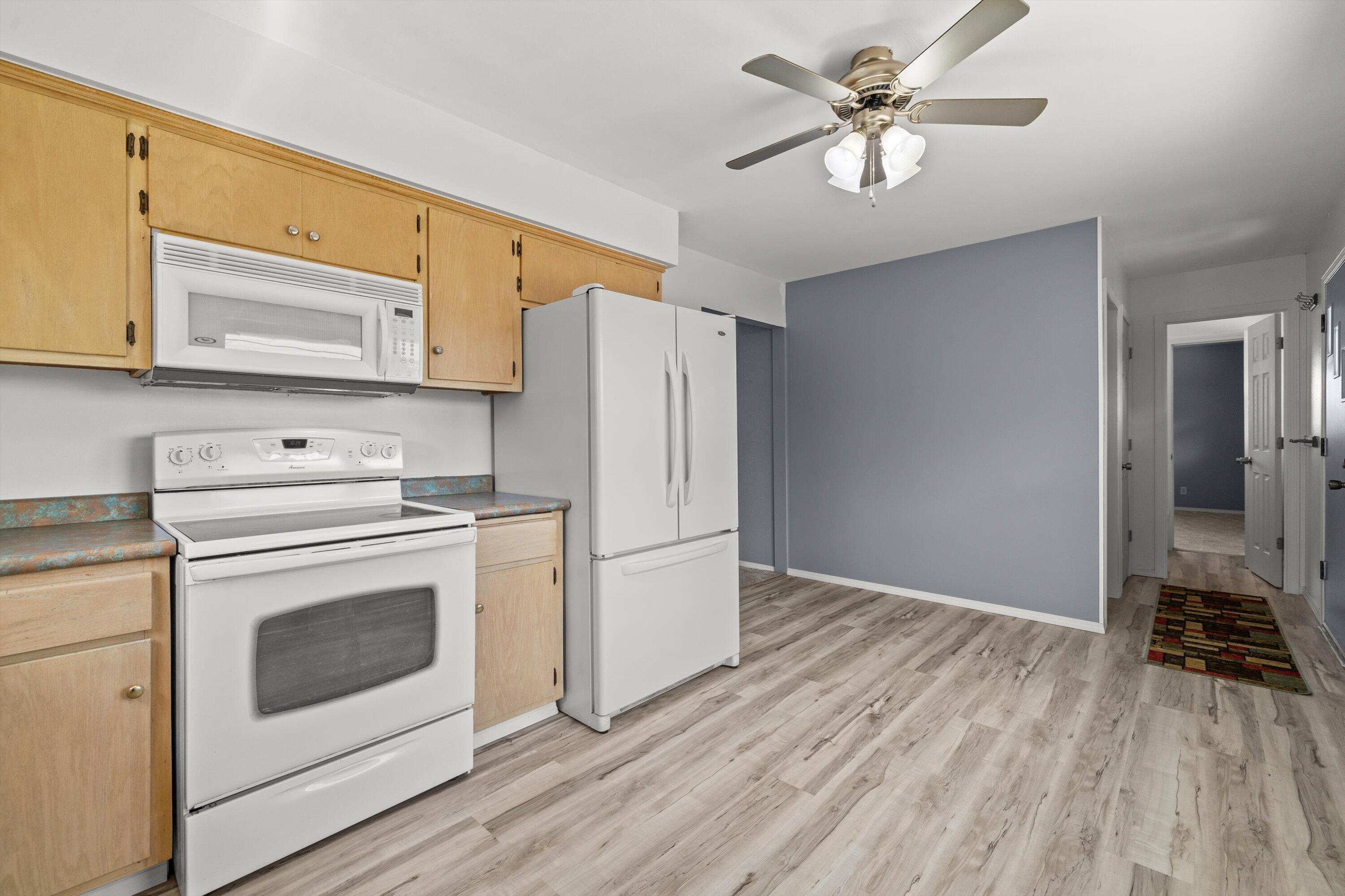 3317 Kennsington Square Road Sturtevant, WI 53177 - Photo 9 of 27 kitchen