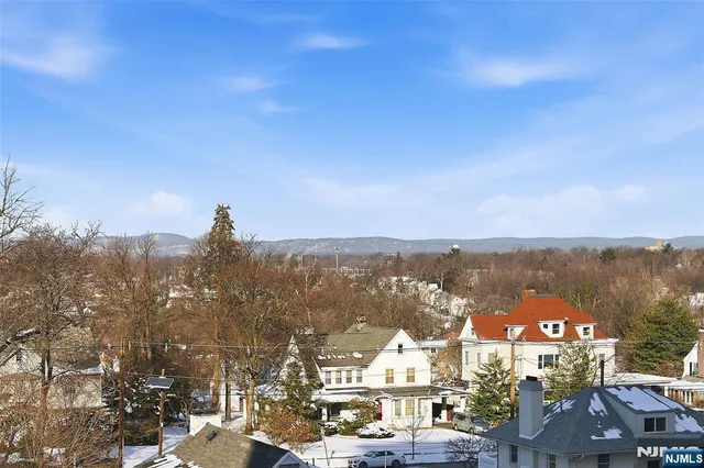 $189,900 | 125 Prospect Avenue, Unit 8D, Hackensack, NJ 07601