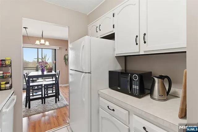 $189,900 | 125 Prospect Avenue, Unit 8D, Hackensack, NJ 07601