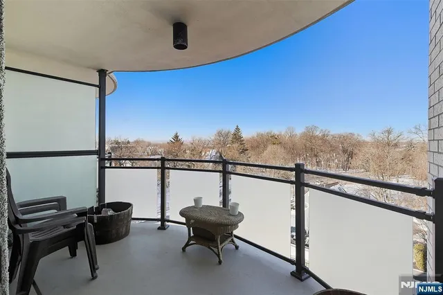 $189,900 | 125 Prospect Avenue, Unit 8D, Hackensack, NJ 07601