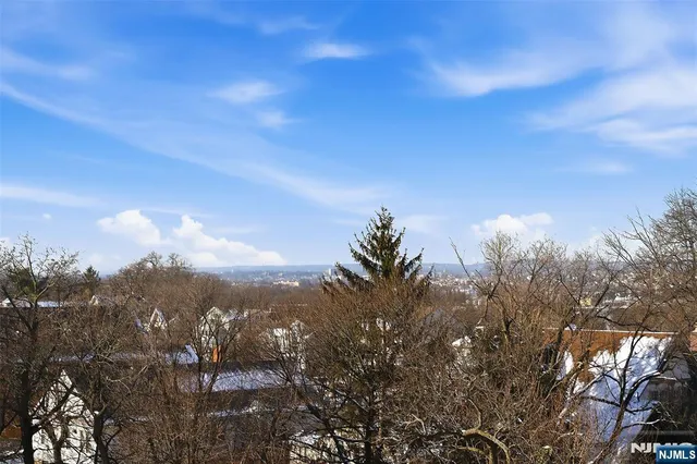 $189,900 | 125 Prospect Avenue, Unit 8D, Hackensack, NJ 07601