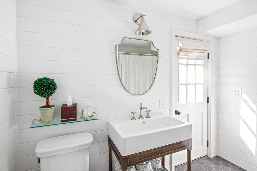 1 Mast Hill Road Hingham, MA 02043 - Photo 20 of 39 Gallery Image 20