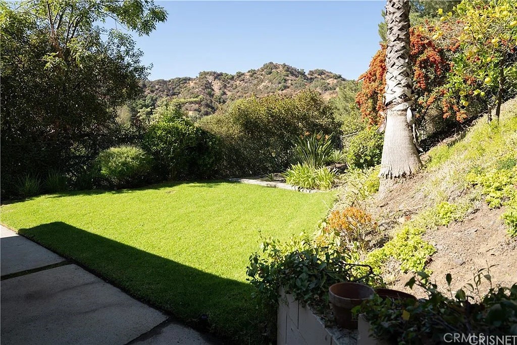 17236 Escalon Drive, Encino, CA 91436 Compass