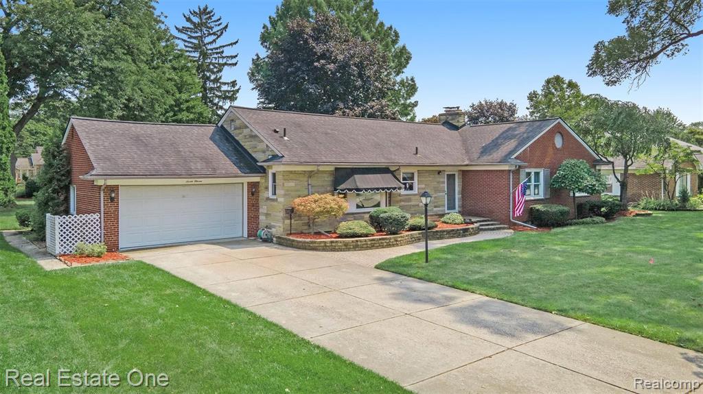 711 Ridgemont Avenue Dearborn, MI 48124 - Photo 3 of 47