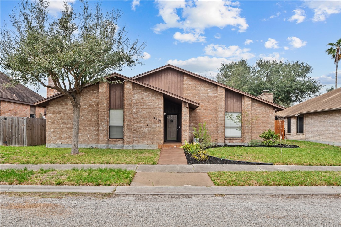 7234 Diamond Ridge Drive Corpus Christi, TX 78413 - Photo 2 of 19