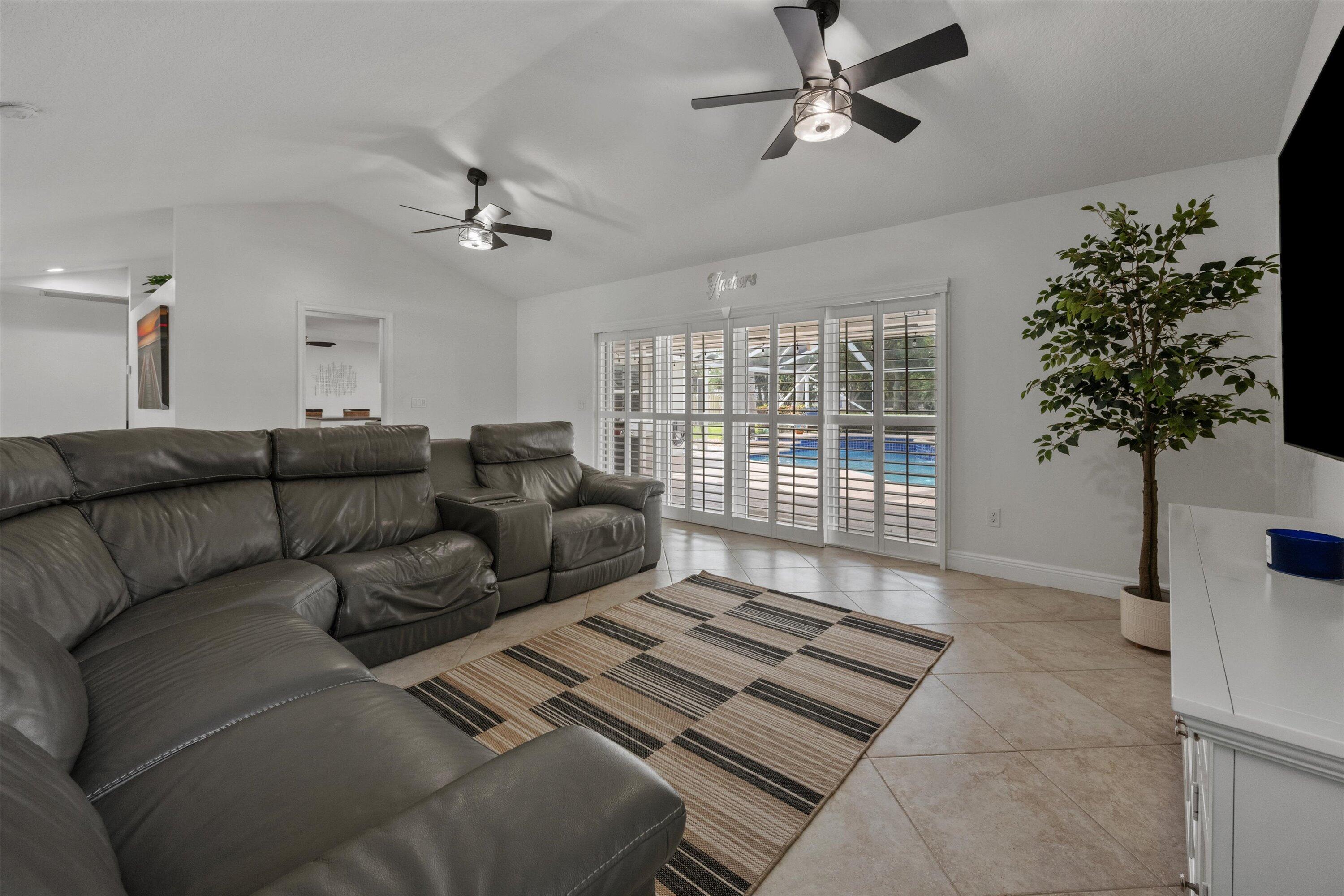 13813 Geranium Place Wellington, FL 33414 - Photo 27 of 38 10-DSC_9025