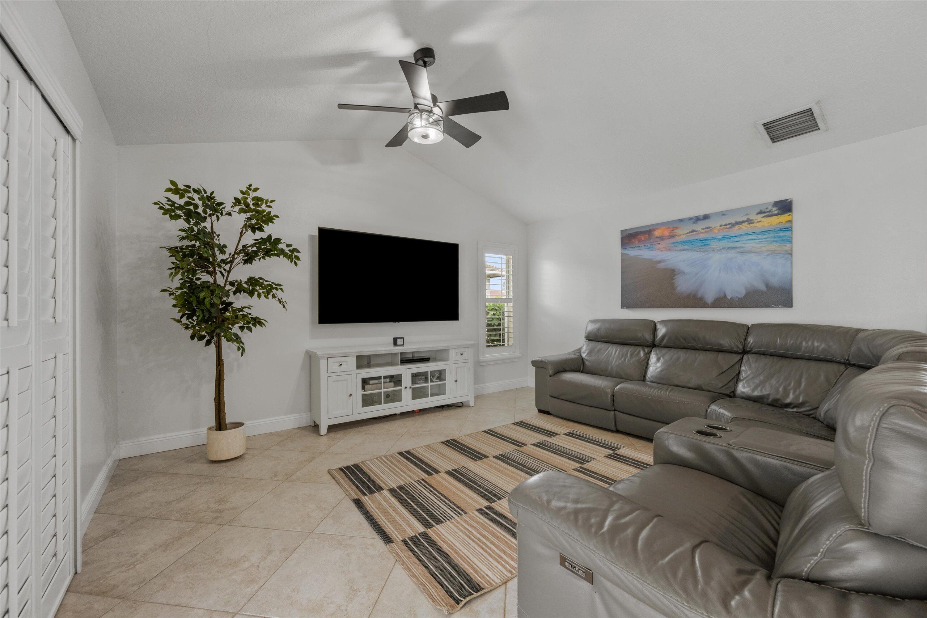 13813 Geranium Place Wellington, FL 33414 - Photo 28 of 38 07-DSC_9013