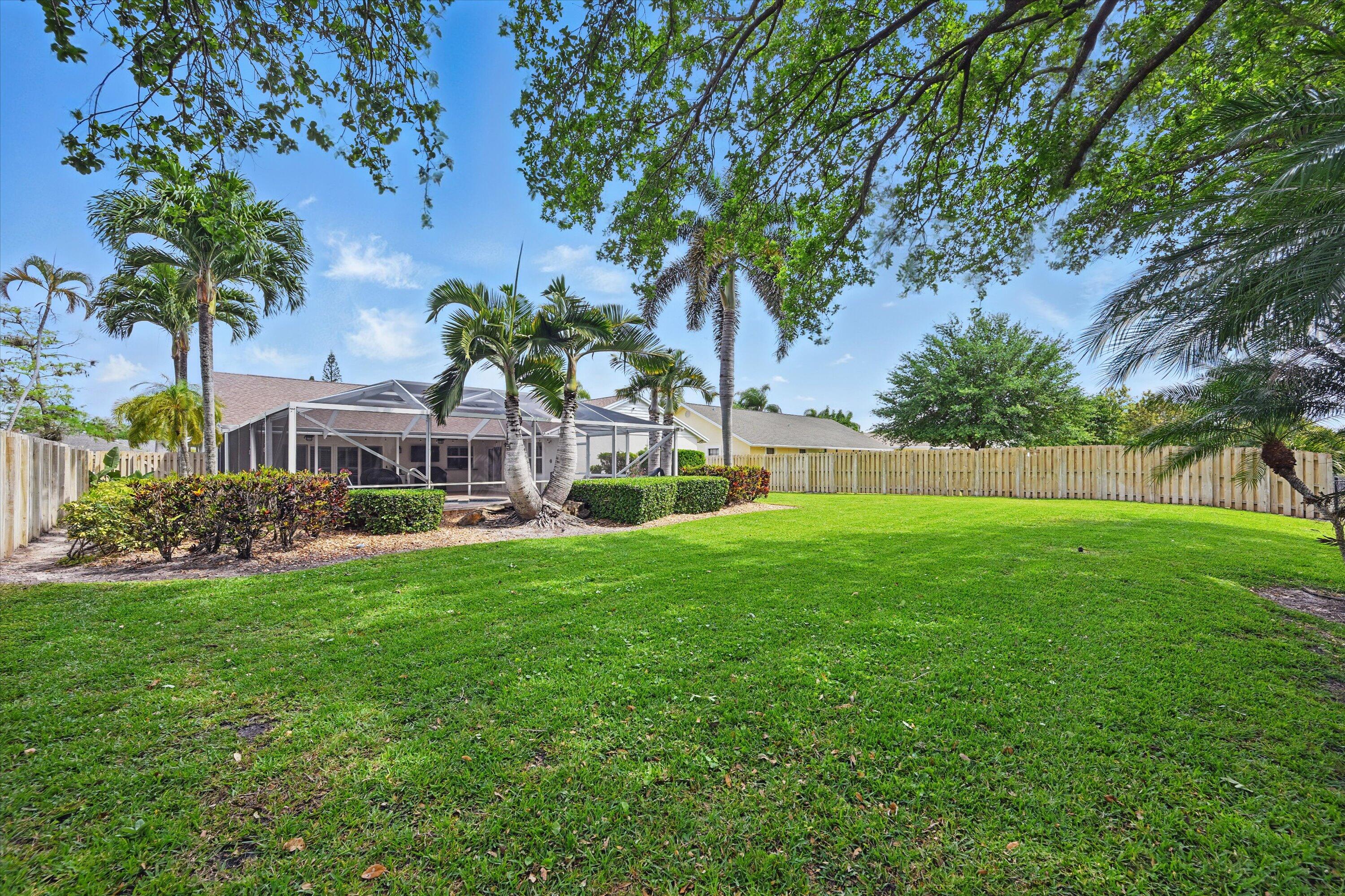 13813 Geranium Place Wellington, FL 33414 - Photo 35 of 38 37-Photo_068