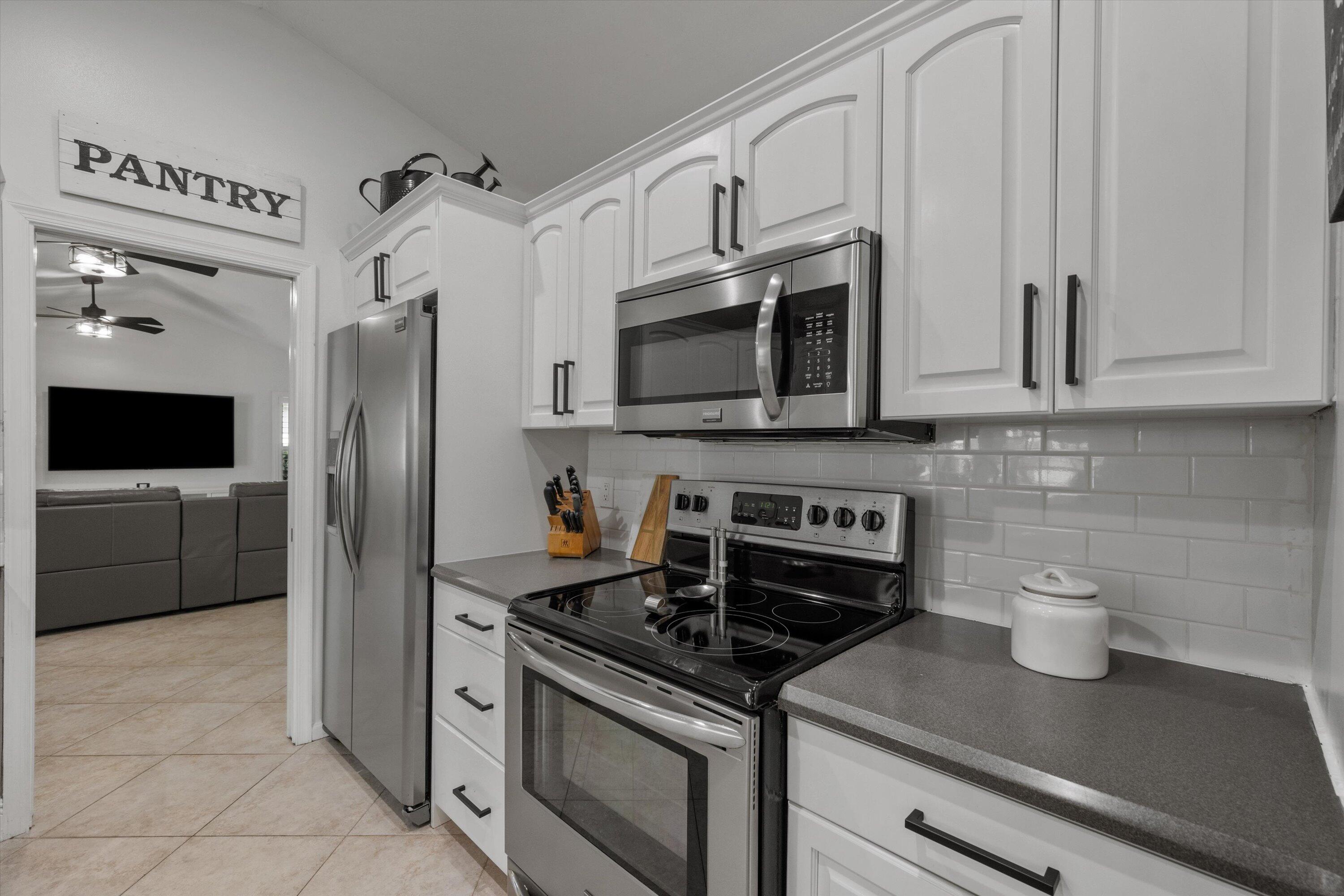13813 Geranium Place Wellington, FL 33414 - Photo 10 of 38 18-DSC_8986