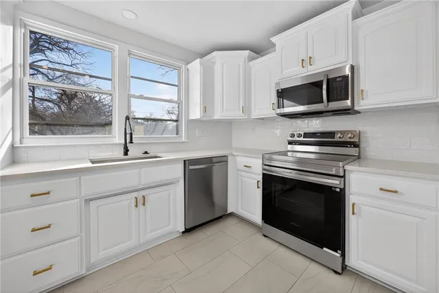 $420,000 | 10223 Dearborn Drive, Overland Park, KS 66207