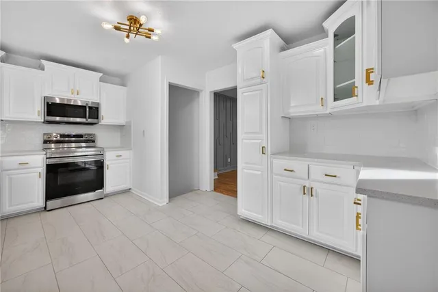 $420,000 | 10223 Dearborn Drive, Overland Park, KS 66207