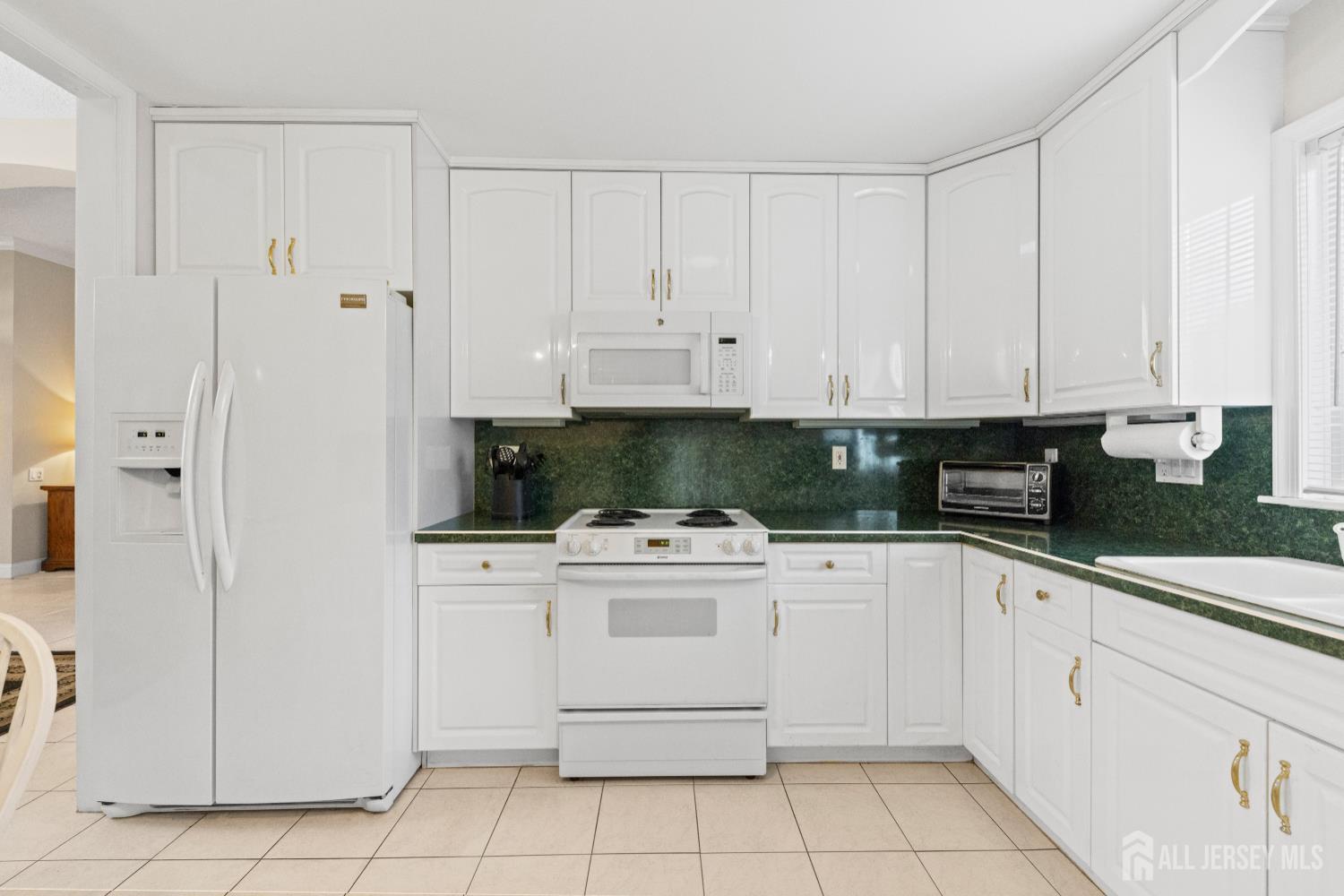 835 B Vail Road Monroe Township, NJ 08831 - Photo 11 of 33 Gallery Image 11
