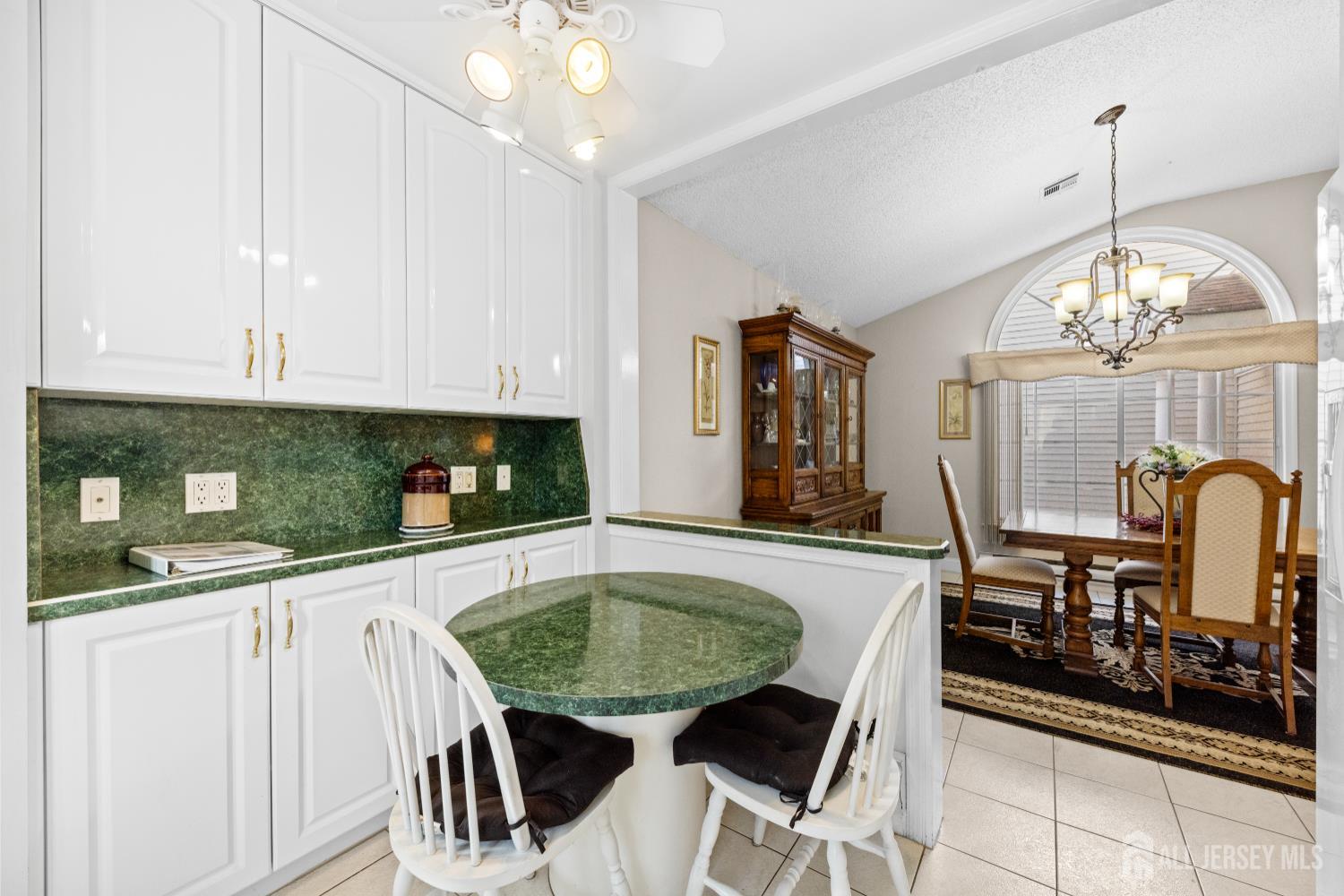 835 B Vail Road Monroe Township, NJ 08831 - Photo 13 of 33 Gallery Image 13