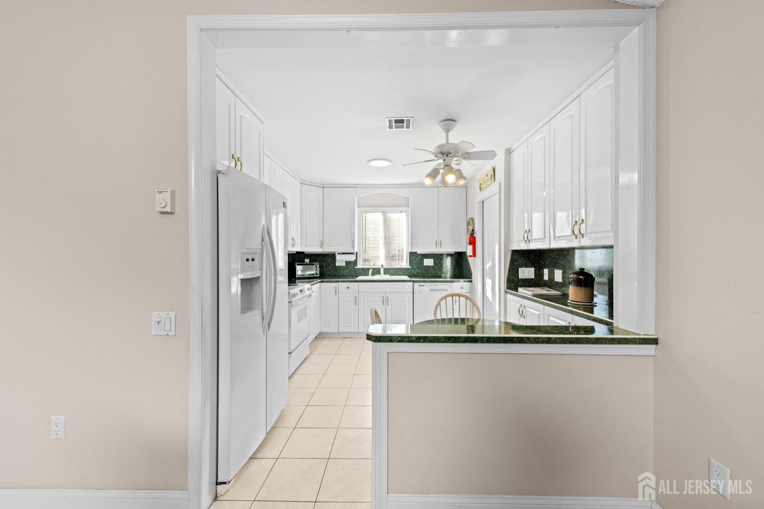 835 B Vail Road Monroe Township, NJ 08831 - Photo 8 of 33 Gallery Image 8