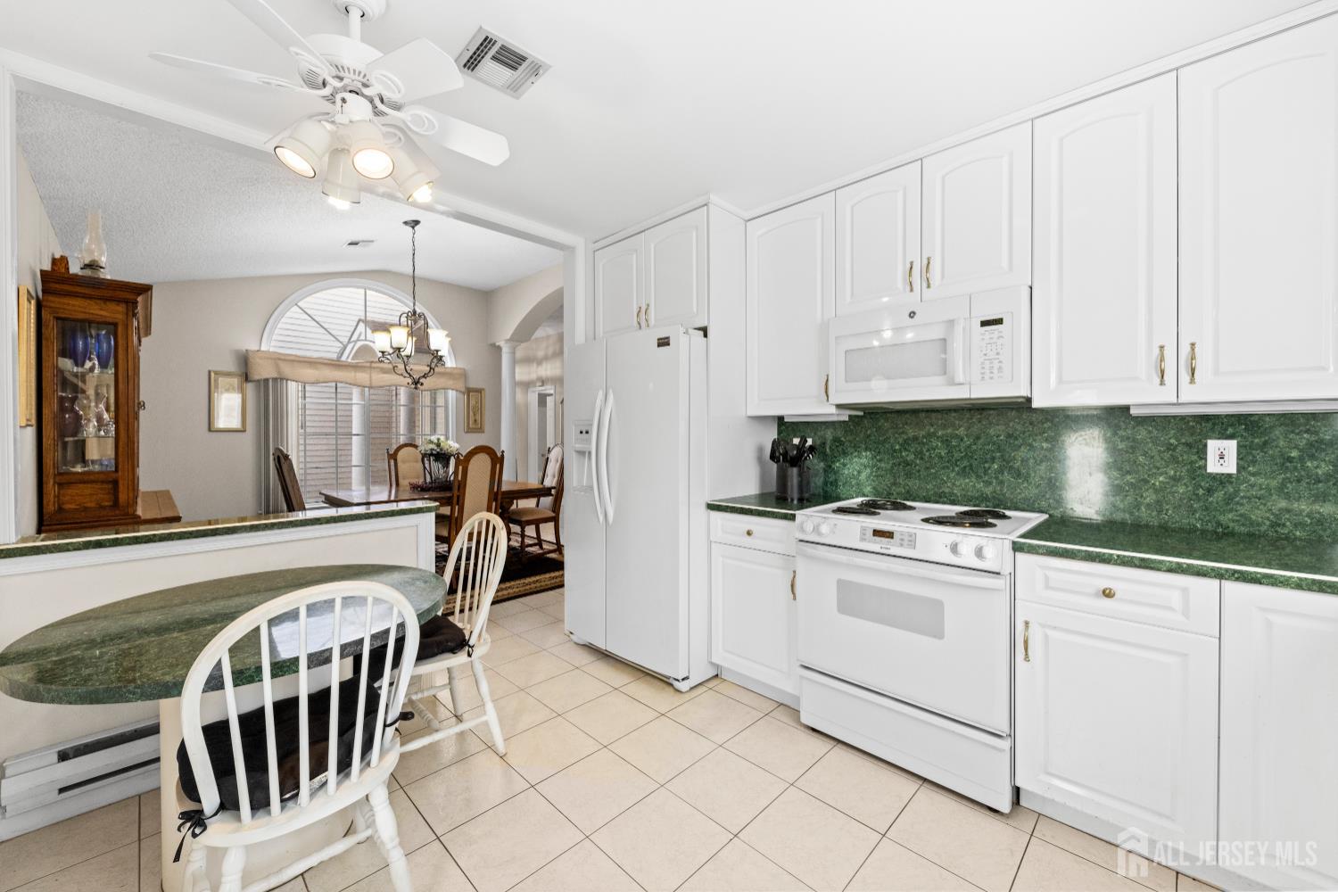 835 B Vail Road Monroe Township, NJ 08831 - Photo 9 of 33 Gallery Image 9