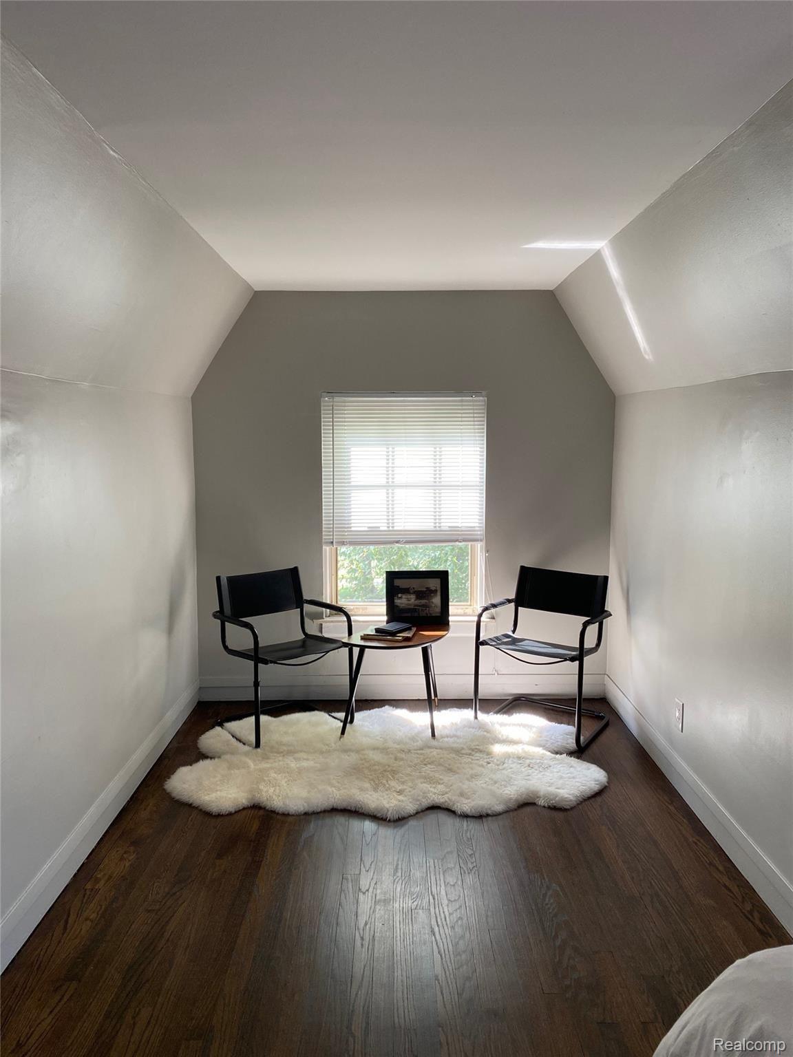 4168 Yorkshire Road Detroit, MI 48224 - Photo 31 of 48 Master bedroom seating area