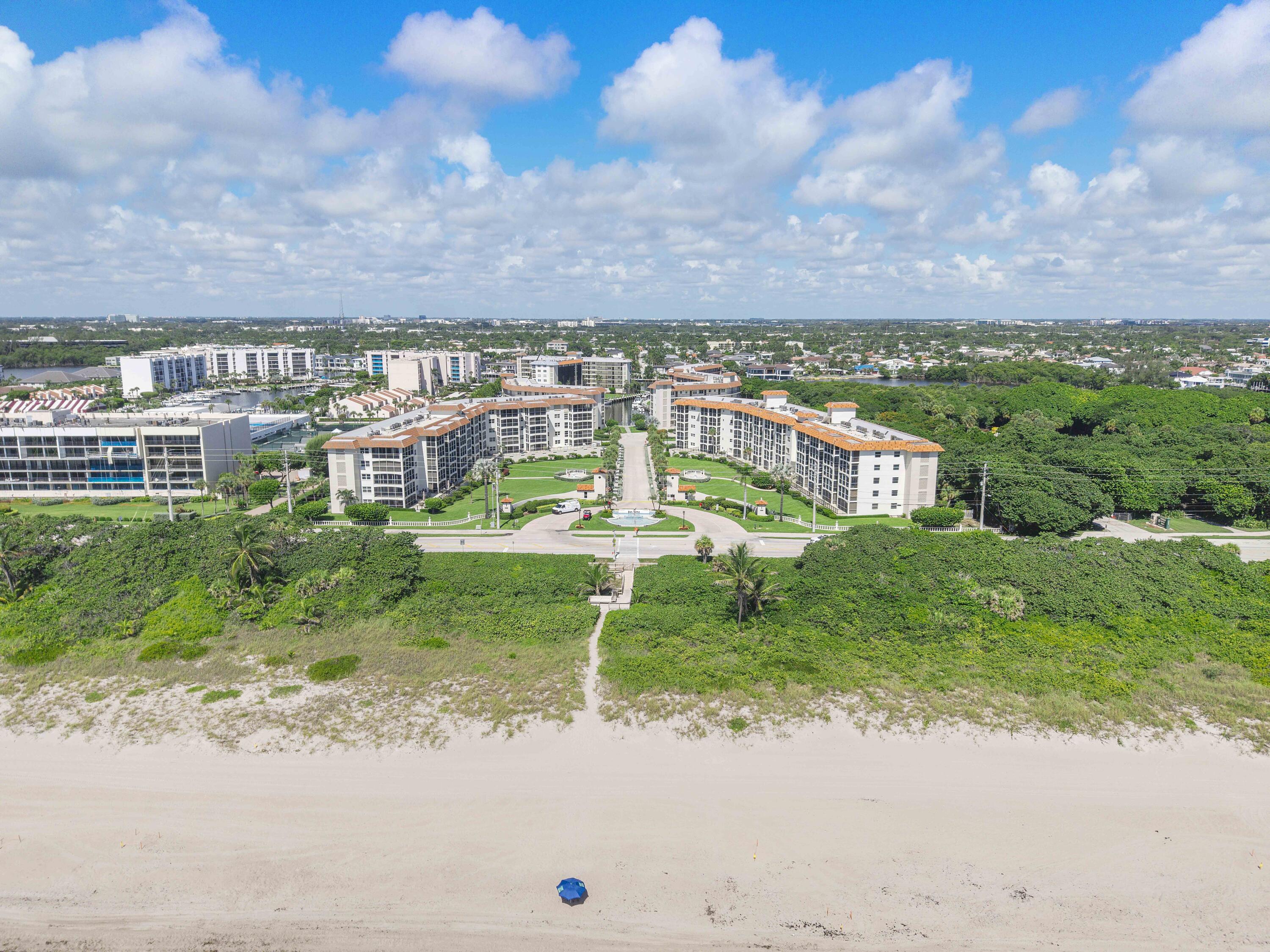 2871 North Ocean Boulevard, Unit D406 Boca Raton, FL 33431 - Photo 48 of 64 2871 N Ocean Blvd u406_008