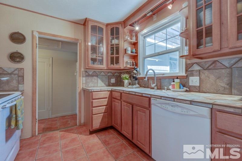 75 Sunnyside Drive Reno, NV 89503 - Photo 9 of 21 Photo 9