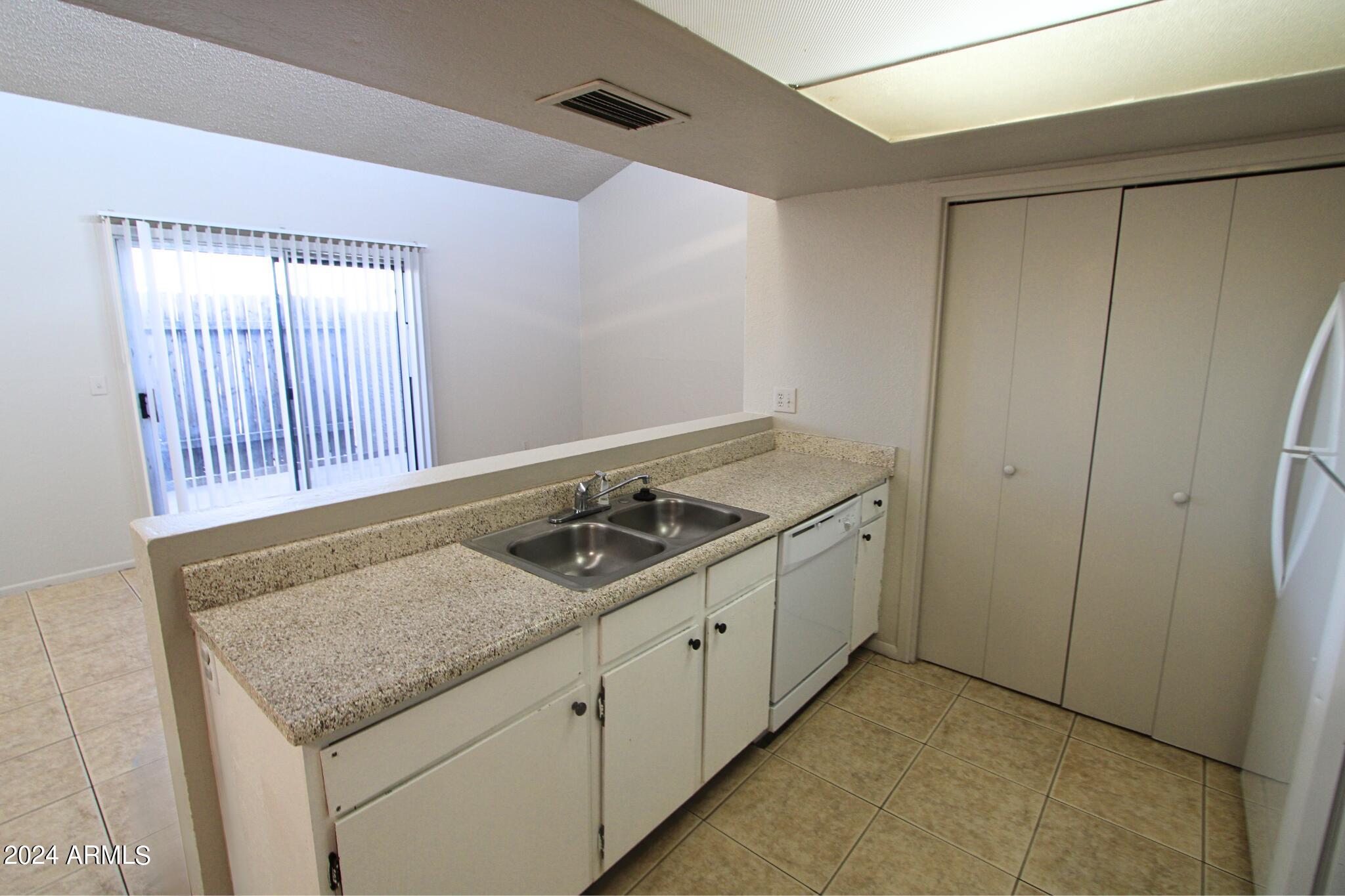 1495 East 29th Avenue, Unit 1 Apache Junction, AZ 85119 - Photo 4 of 12 4