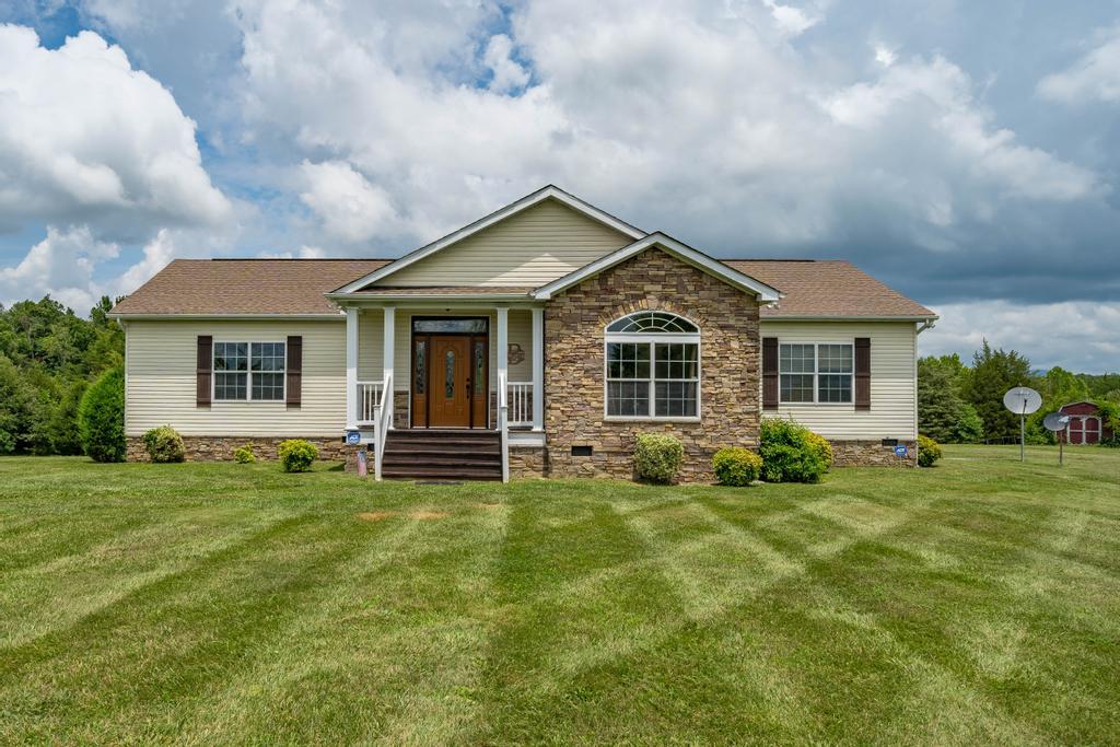 2910 North Wesley Chapel Road Greeneville, TN 37745 - Photo 1 of 40 Front