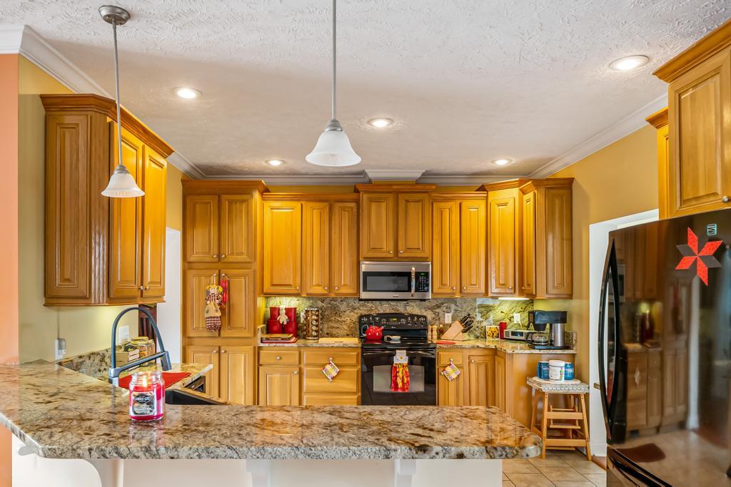 2910 North Wesley Chapel Road Greeneville, TN 37745 - Photo 13 of 40 Kitchen