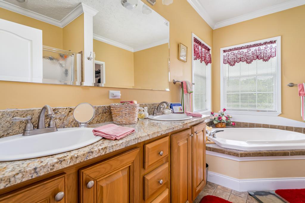2910 North Wesley Chapel Road Greeneville, TN 37745 - Photo 20 of 40 Master Bath