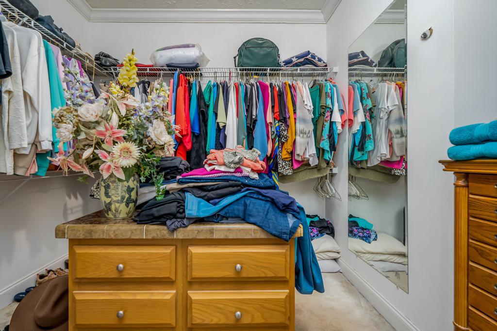 2910 North Wesley Chapel Road Greeneville, TN 37745 - Photo 22 of 40 Master Closet