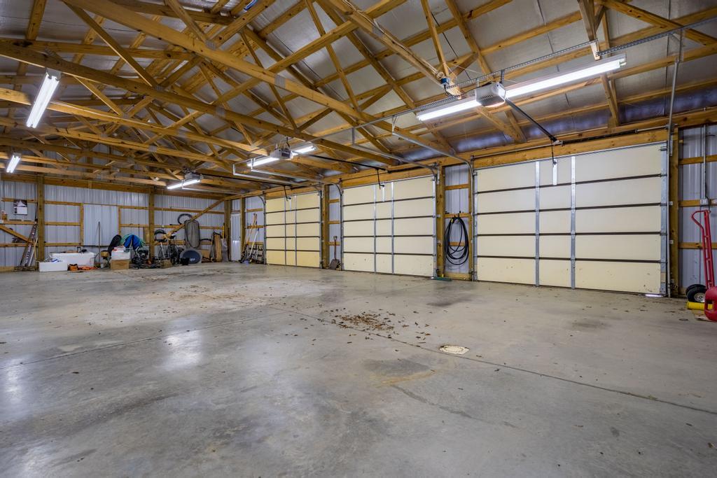 2910 North Wesley Chapel Road Greeneville, TN 37745 - Photo 32 of 40 Garage Interior