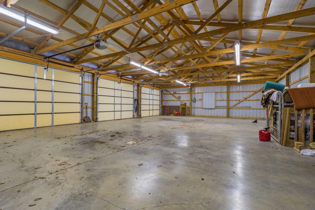 2910 North Wesley Chapel Road Greeneville, TN 37745 - Photo 34 of 40 Garage Interior