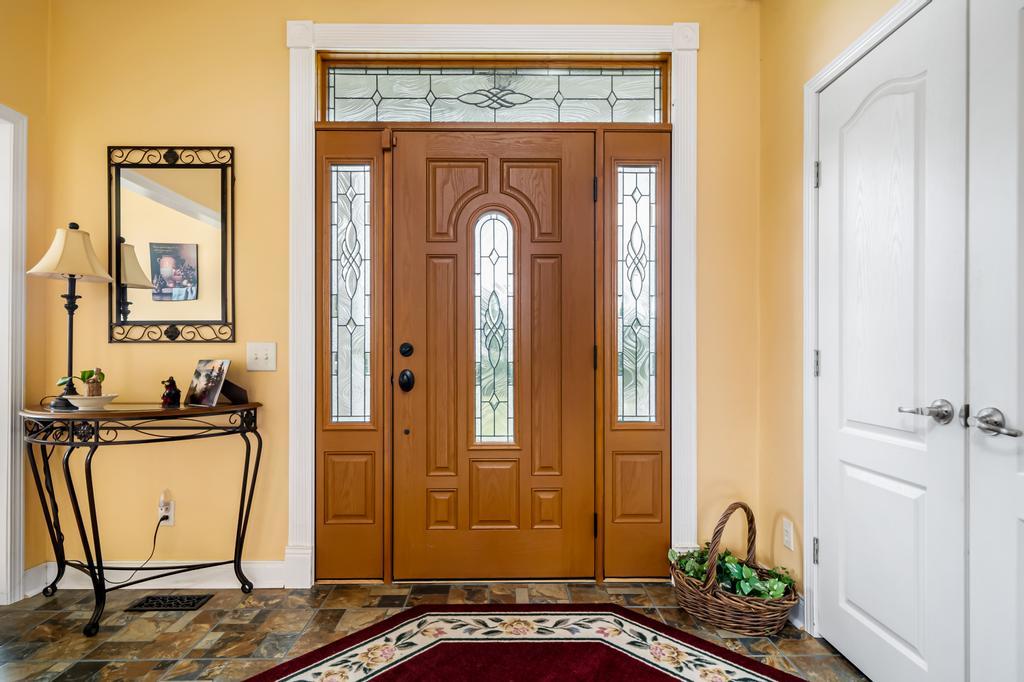 2910 North Wesley Chapel Road Greeneville, TN 37745 - Photo 6 of 40 Foyer