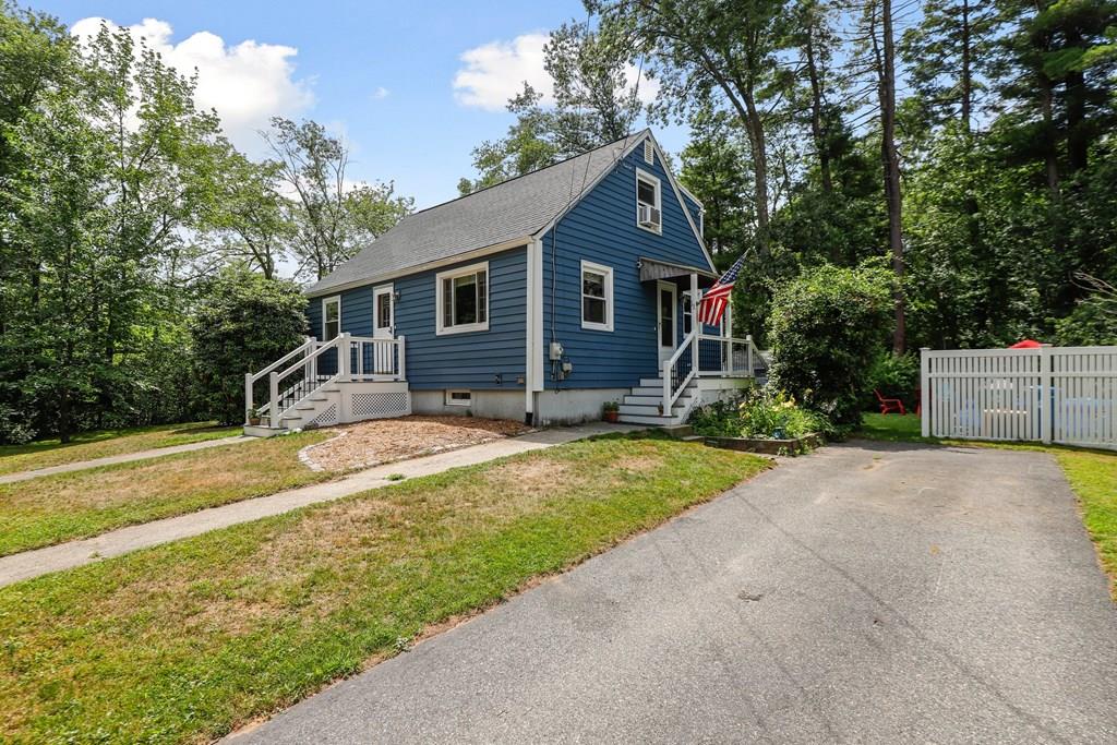 11 Carson Street Billerica, MA 01821 - Photo 3 of 36 Gallery Image 3