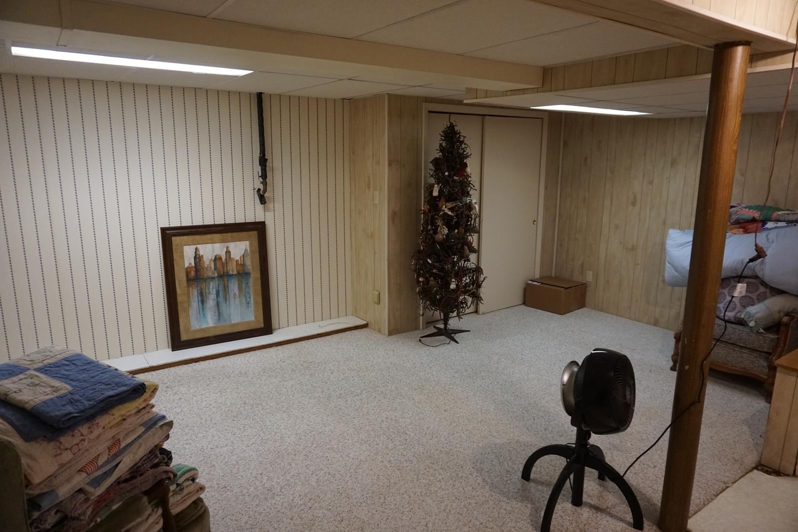 201 Riley Boulevard Bedford, IN 47421 - Photo 27 of 36