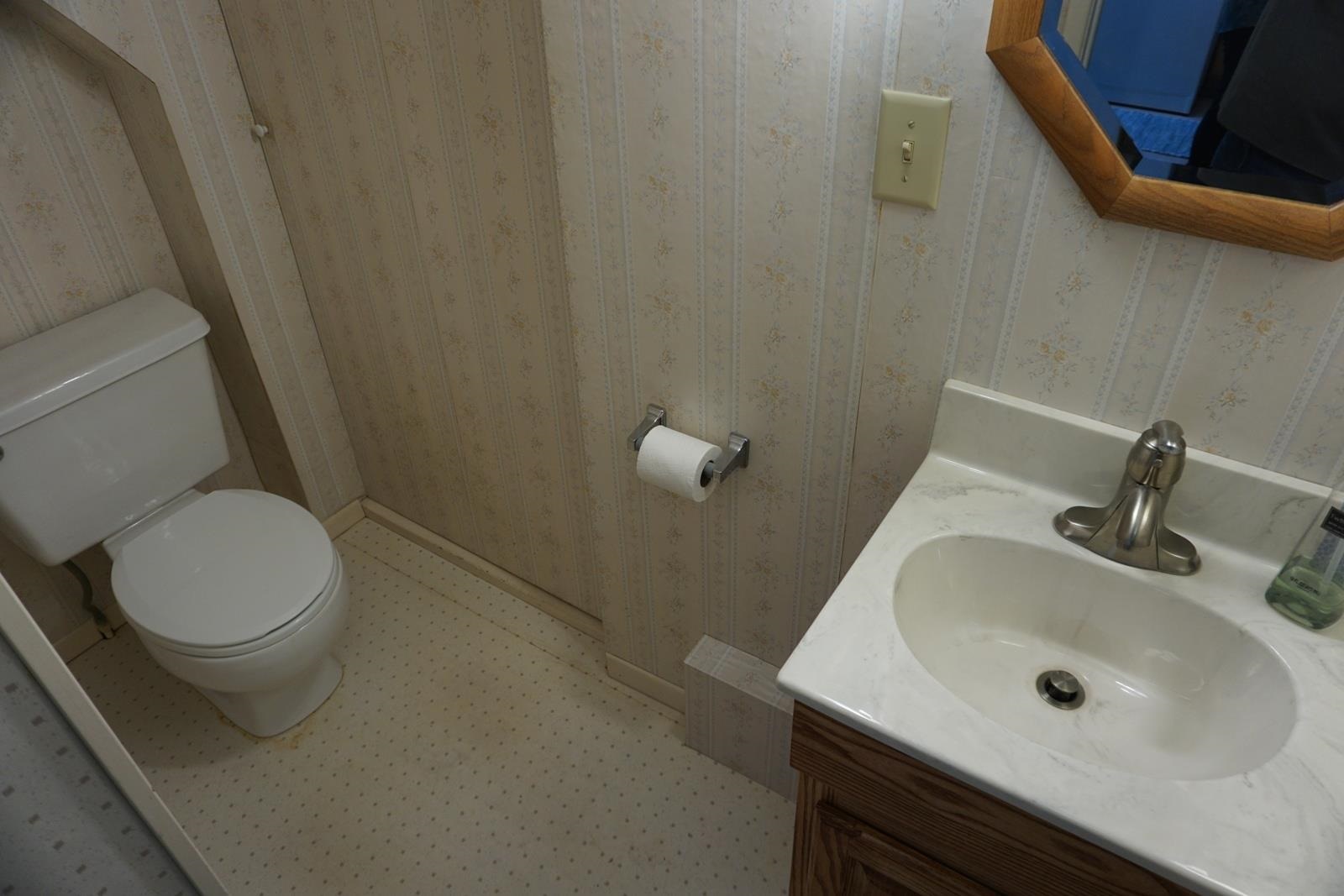 201 Riley Boulevard Bedford, IN 47421 - Photo 31 of 36