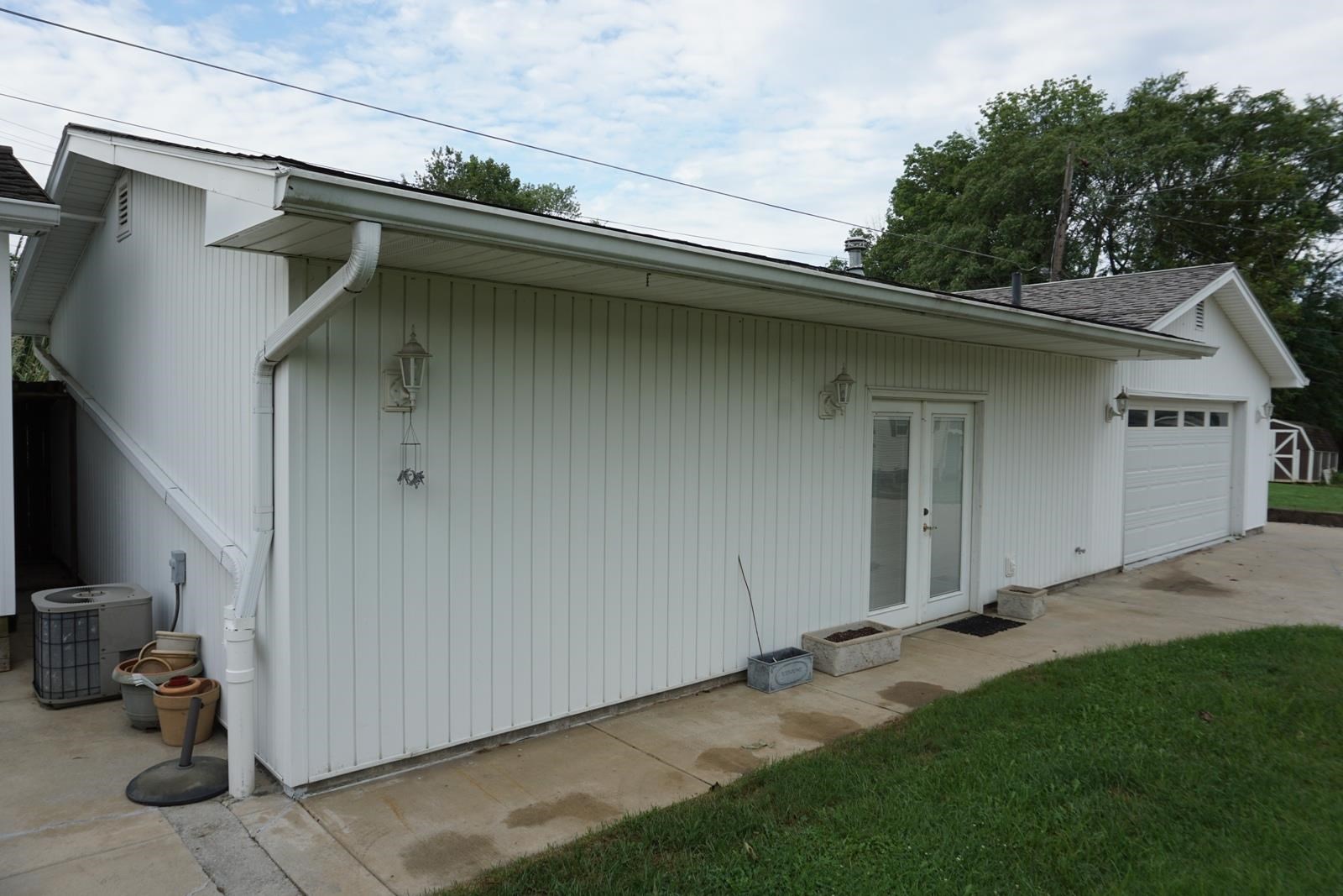 201 Riley Boulevard Bedford, IN 47421 - Photo 10 of 36