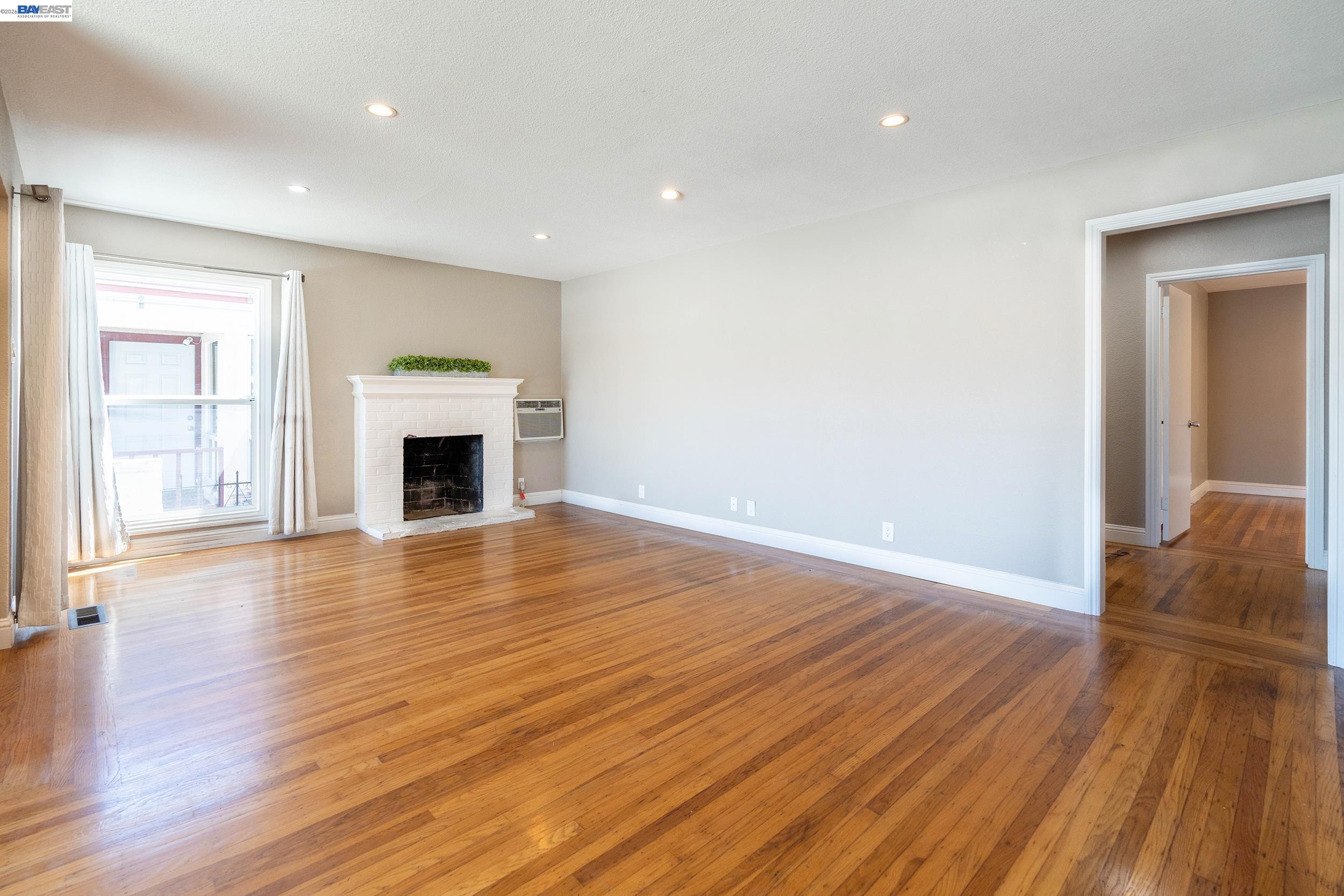 21835 Redwood Road Castro Valley, CA 94546 - Photo 5 of 31