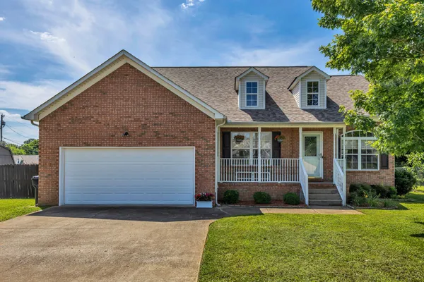 $329,000 | 1978 Farmington Court, Columbia, TN 38401