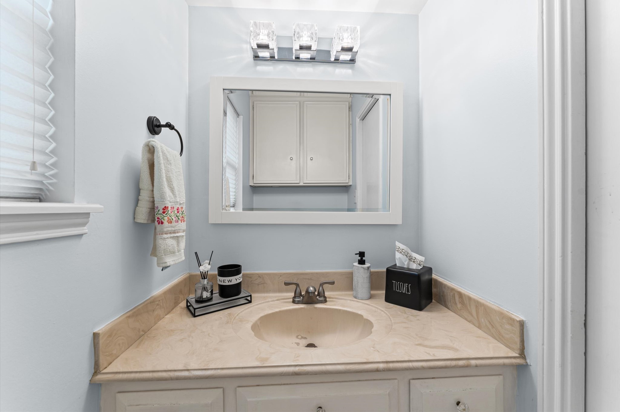 17403 Butte Creek Road Houston, TX 77090 - Photo 20 of 39 One of two half baths