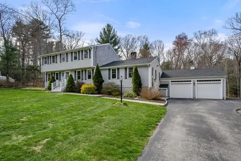 $1,175,000 | 18 Black Pond Hill Road, Norwell, MA 02061