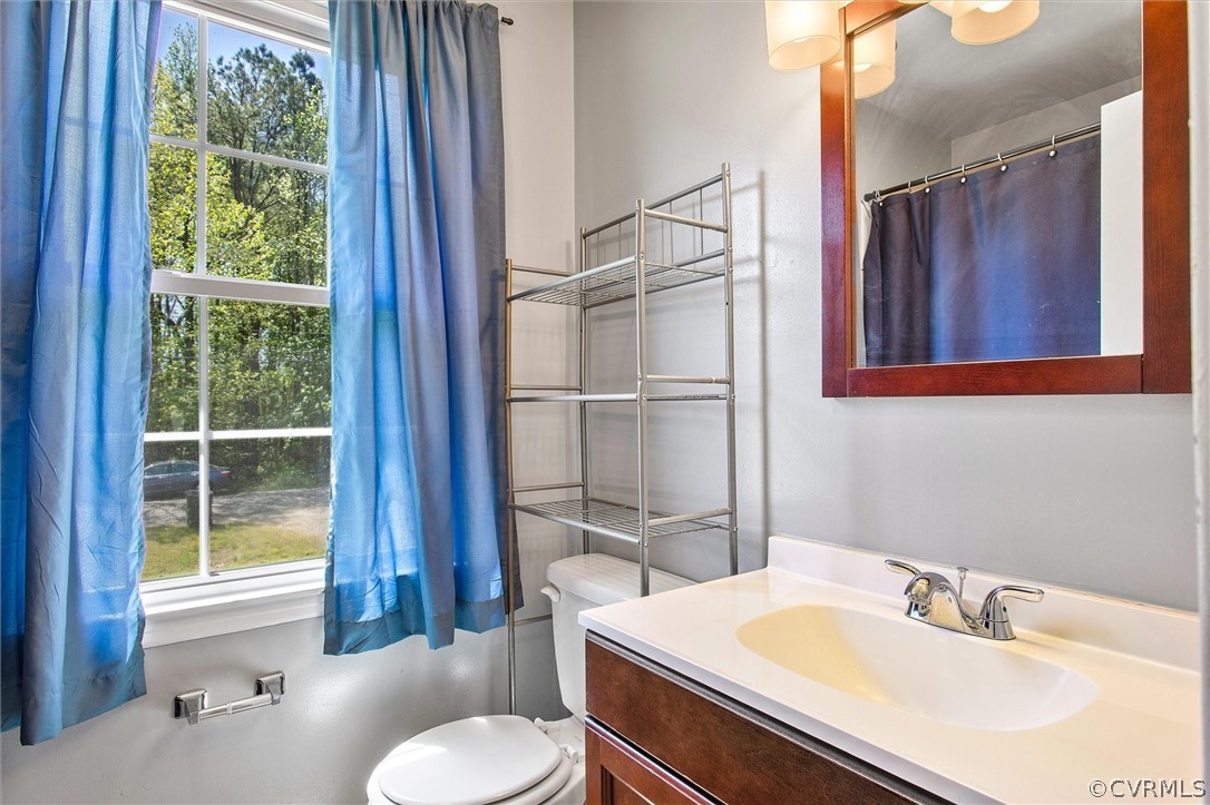 1930 Chemin Road Petersburg, VA 23805 - Photo 21 of 28 2nd floor hall bathroom