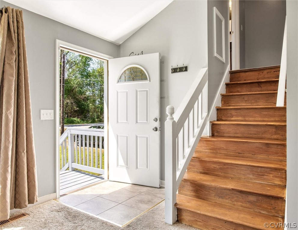 1930 Chemin Road Petersburg, VA 23805 - Photo 5 of 28 Foyer